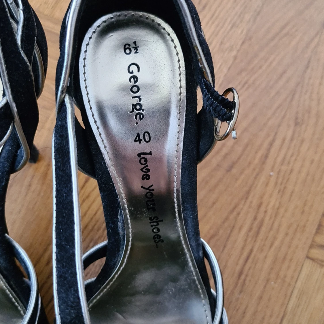Klackskor storlek 40 (mer som 38) - 91