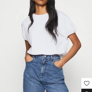 Vit topp från Gina tricot i strl xs  - Fin topp från Gina Tricot i strl 34✨💖