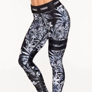 Stronger tights  - Säljer dessa tränings tagits eftersom de inte kommer till användning längre, frakt tillkommer😊