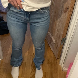 Ginatricot jeans  - Fina jeans som inte kommer till användning och är i fint skick!! Priset kan diskuteras!💙💙