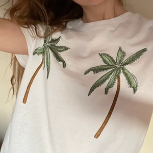 Hm embroidered shirt  - Storlek M (oversize), är i fint skick