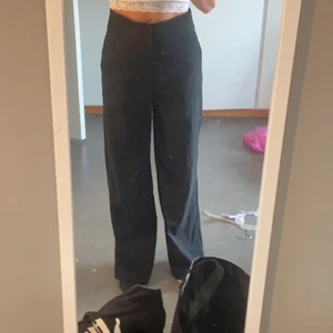 Kostymbyxor  - Säljer dessa som att jag råka beställa i 36 