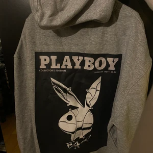 Playboy hoodie - Använt 1 gång så den är som ny, storlek 34 men oversized så passar xs-m. 300kr