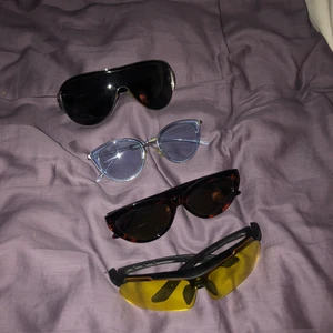 Schyssta solglasögon - 4 par solglasögon, ett par för 80kr, alla för 300. 