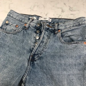 Jeans Mango - Snygga Jeans från Mango! Passar dock inte mig så därför säljer jag!! Köpare står för frakt. 