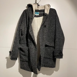 Kappa - Mycket gosig och snygg kappa! Väldigt sparsamt använd! Köparen står för frakten! :)