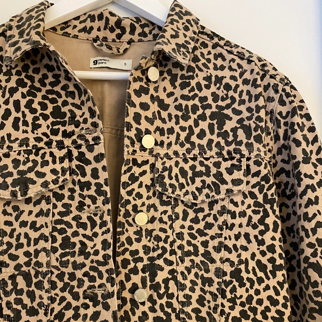 Jeansjacka med leo-print - 91