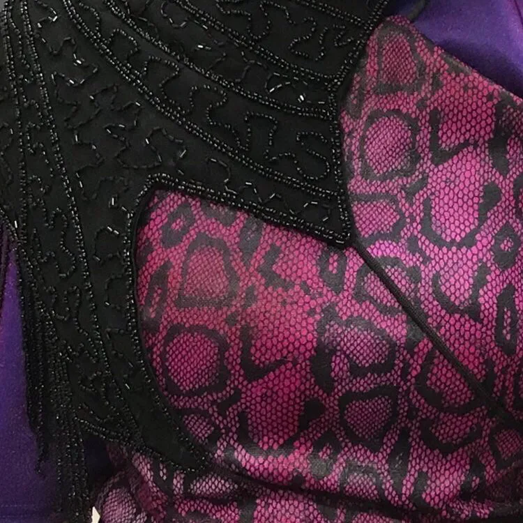 Snake dresssss Cute dress with cherry pink snake pattern. Size XS (Bust 82 cm, Waist 63 cm, hip 88cm) Brand Miss Shop. Klänningar.
