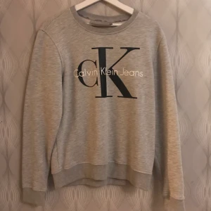 Herr Calvin Klein  - Aldrig använd Calvin Klein tröja. Herr storlek S, original pris 1199