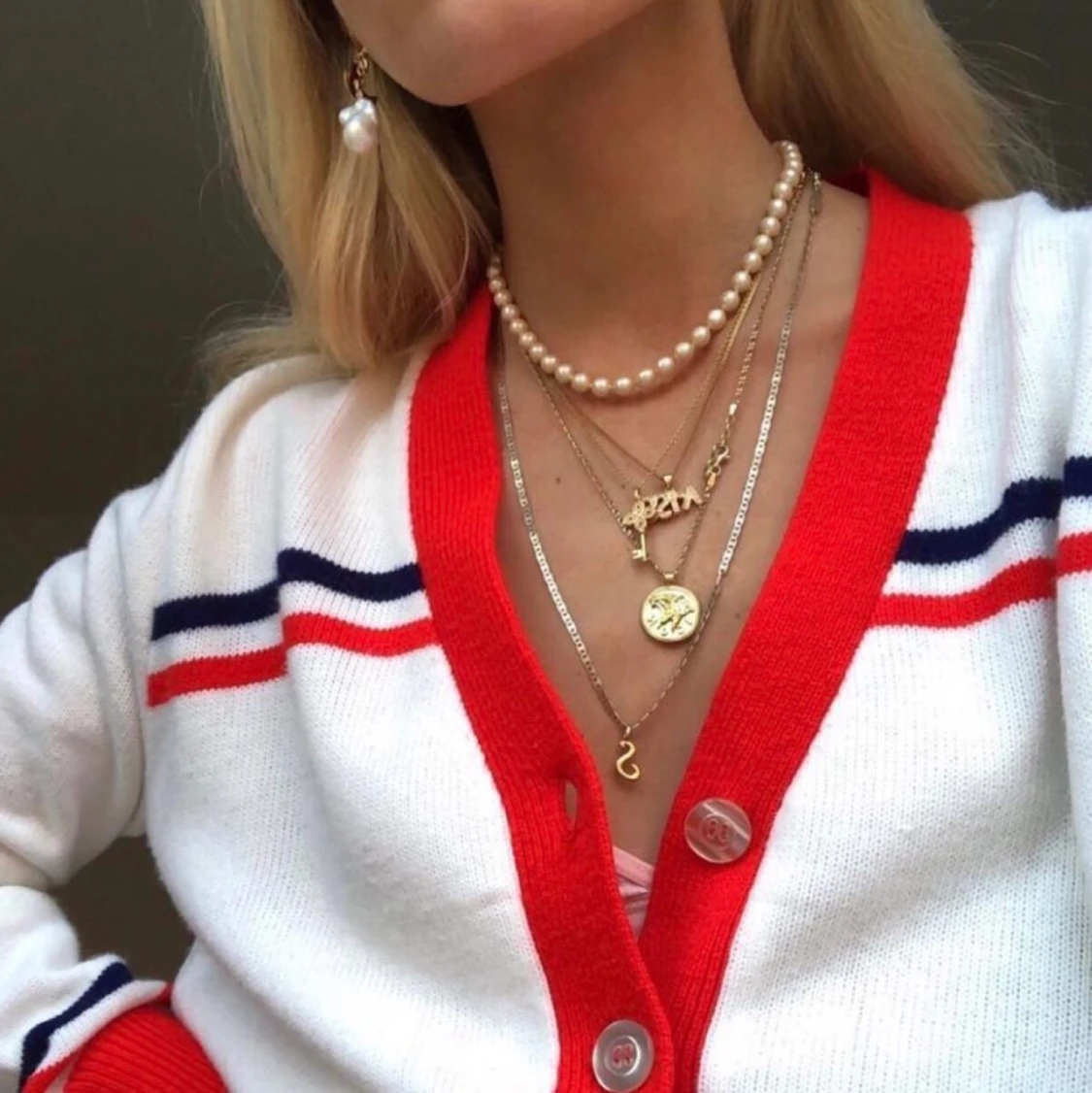 Säljer pärlhalsband