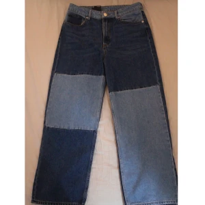 Brand New Bi-Color Monki Jeans  - Brand new bi-color Monki jeans (never worn, with tag on)! Size 28 which is a 38. The fabric is really nice, they are a bit cropped on the bottom which makes the nicest silhouette!  The price is negotiable, so feel free to send me a message to discuss or if you want more information/pictures!☺️ I accept Swish and PayPal if you rather do that 