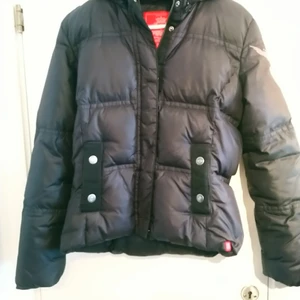 Jacka från Esprit. Storlek M - Jacka från Esprit. Storlek M. 70kr. 