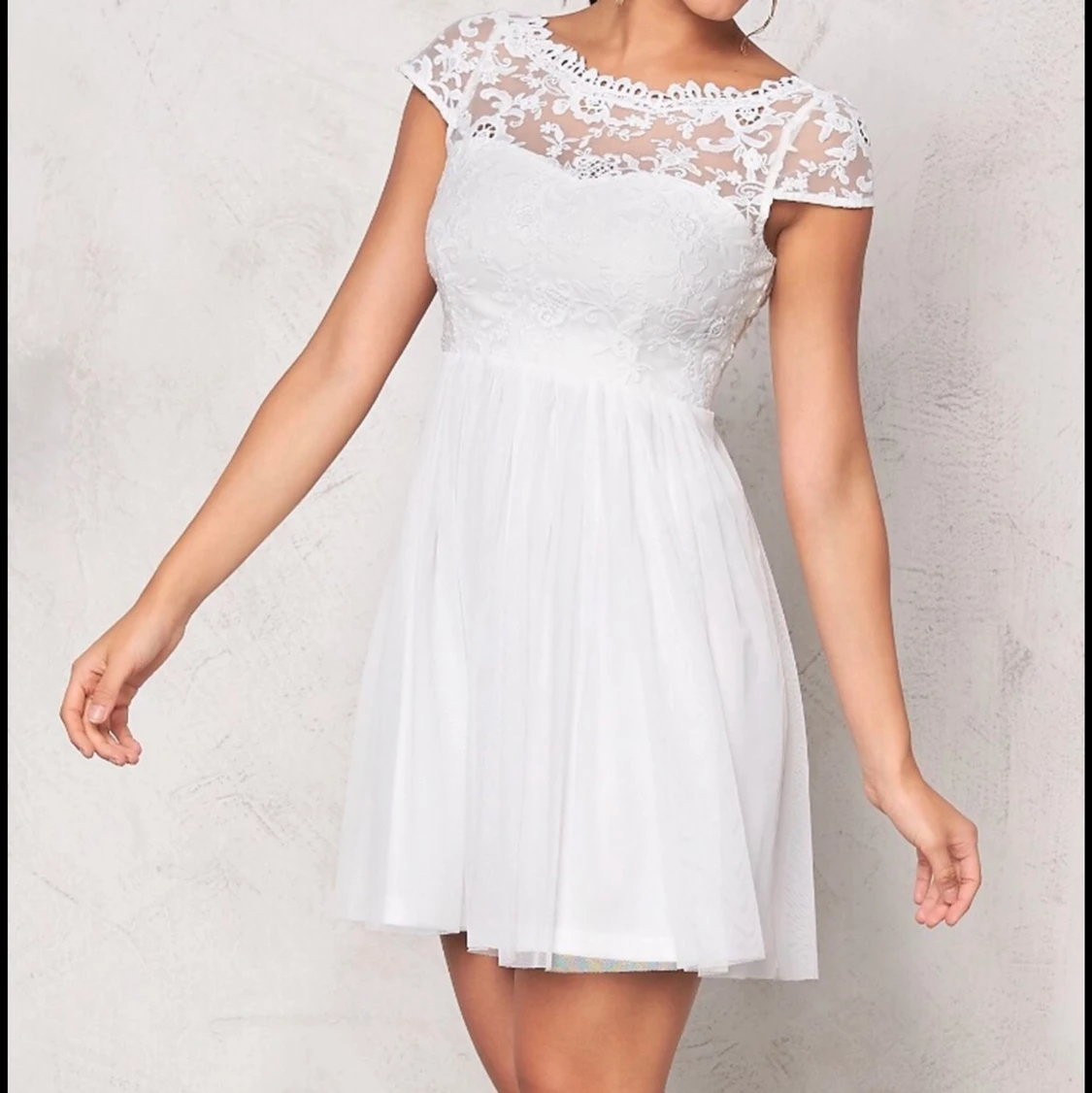 Vit klänning, perfekt för studenten - 90