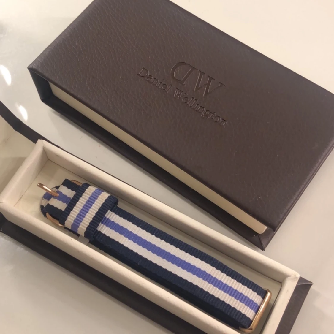 daniel wellington klocka - 90