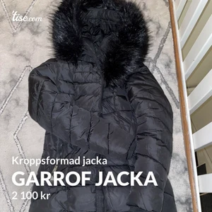 Garrof jacka storlek S/Xs  - Jackan är i ny skick, samt jätte fin i kroppsform. Man får med en gratis päls bredvid jackan i köpet. 