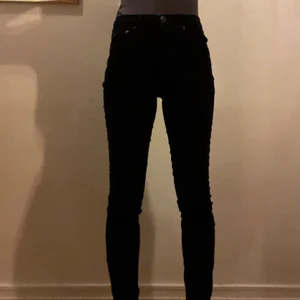 Gap Size 26 Manchester skinny jeans  - Sleek, comfortable, warm midrise