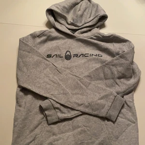 Sail racing hoddie stl 170 - Använt typ en gång bra skick