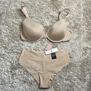 Underkläder  - Inte från samma set men båda är nude så passar perfekt 👌🏻 bh:80C använd några gånger/ trosor st: 40/42 helt nya, 100kr inkluderad frakt❤️
