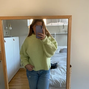 Härlig Stickad Tröja - Superfin stickad tröja från Gina Premium Quality, är i strl M men passar även XS/S beroende på hur du vill att den ska sitta😊