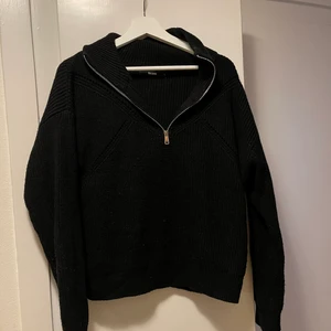 Zip kofta - En sjukt snygg och simpel zip kofta som knappt är andvänd. Storlek L. 150 inkl frakt☺️