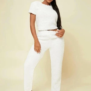 Loungeset  - Slutsålt mjukis set från Sheins hemsida. Storlek M, passar nog även S. Oanvänd. Så mjukt och mysigt material 