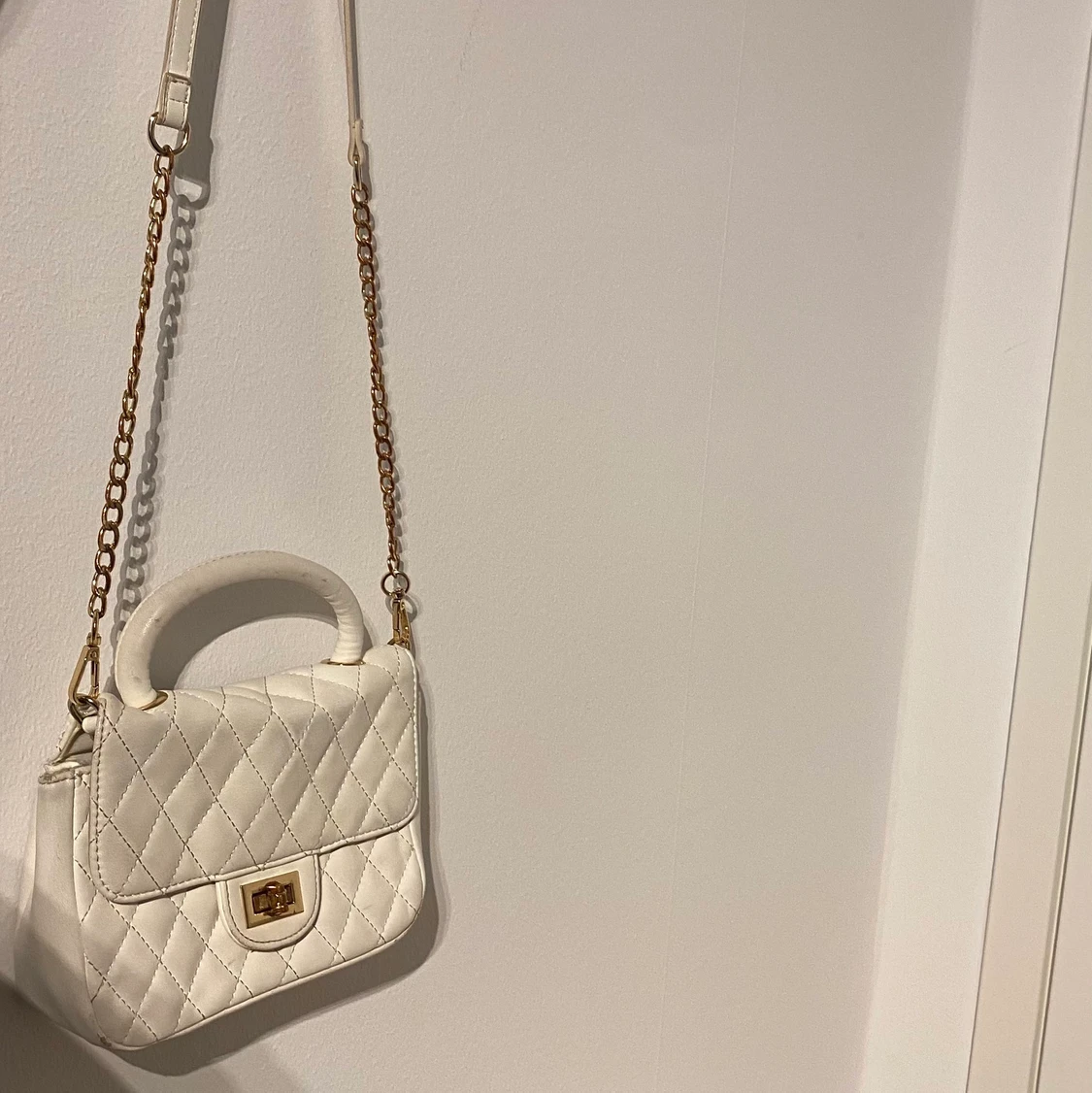 Snygg vit väska - 90
