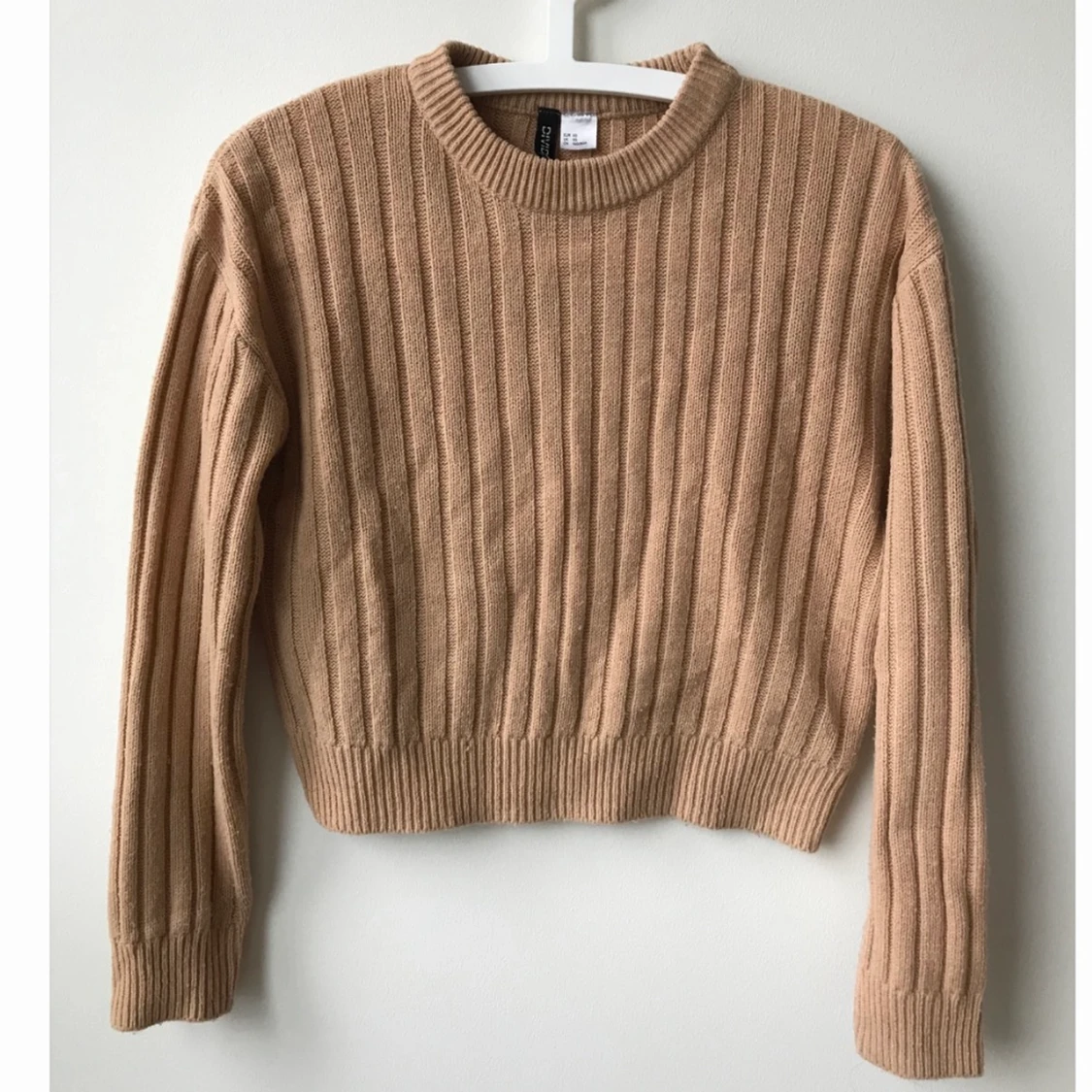 Stickad beige tröja, strl XS