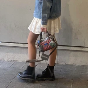 Snygga dr martens  - Såå fina dr martens! Endast använda några få ggr 💕💕   👌 Nypris runt 2000 jag säljer för 900 ❤️ Lånad bild från @MajaErsson på pinterest ☺️