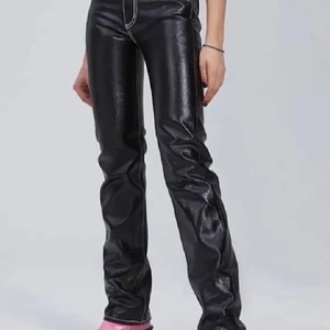 Eytys Byxor 🖤 - Säljer mina sjukt snygga eytys byxor i super skick❤️‍🔥Köpare står för frakt! SÄNKT PRIS!!!!NU 800 kr!!❤️