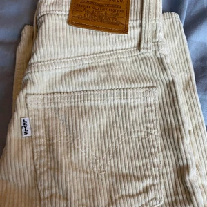 Levis jeans  - Nyskick. pris kan diskuteras 