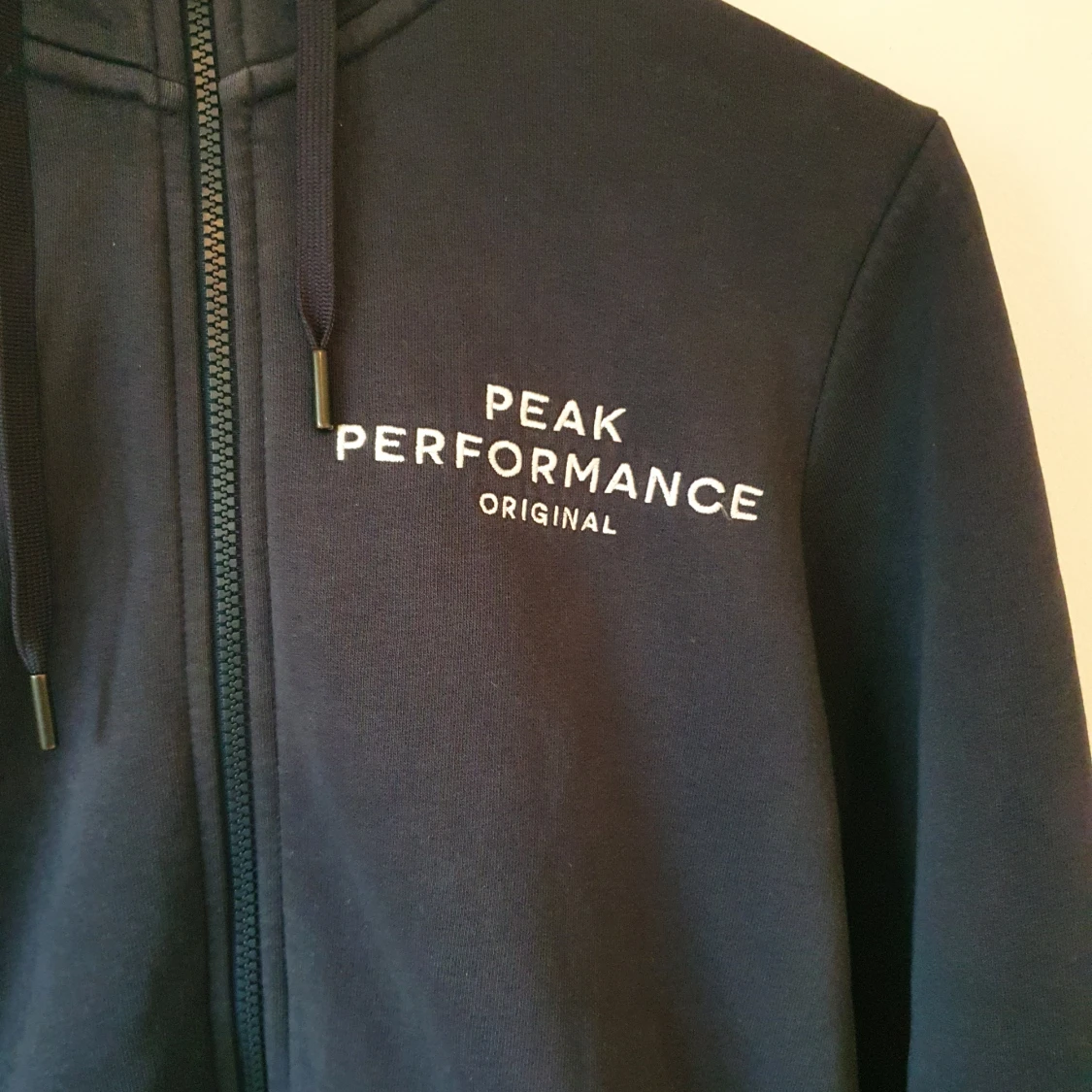 Peak Performance Hoodie - 90