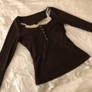 Långärmad brun tröja  - Långärmad brun tröja, xs, utan linnet= 150kr, med linnet= 200kr 