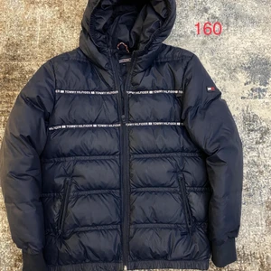 Tommy Hilfiger dunjacka storlek 160 - Tommy Hilfiger dunjacka i väldigt bra skick, utan skador. Storlek 160. 