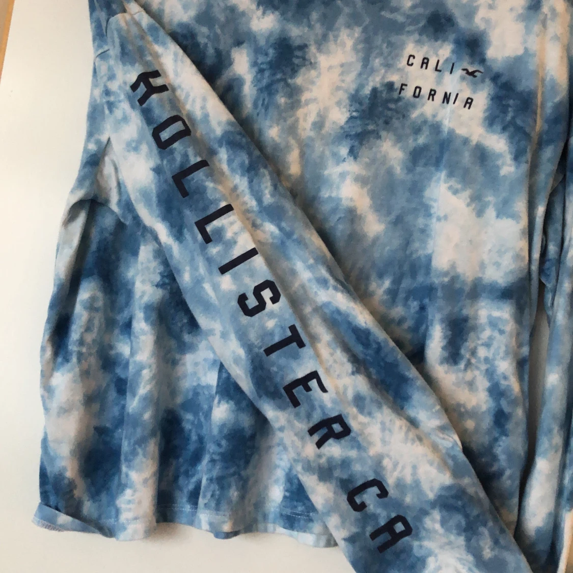 Hollister tröja i blå tiedye storlek M - 91