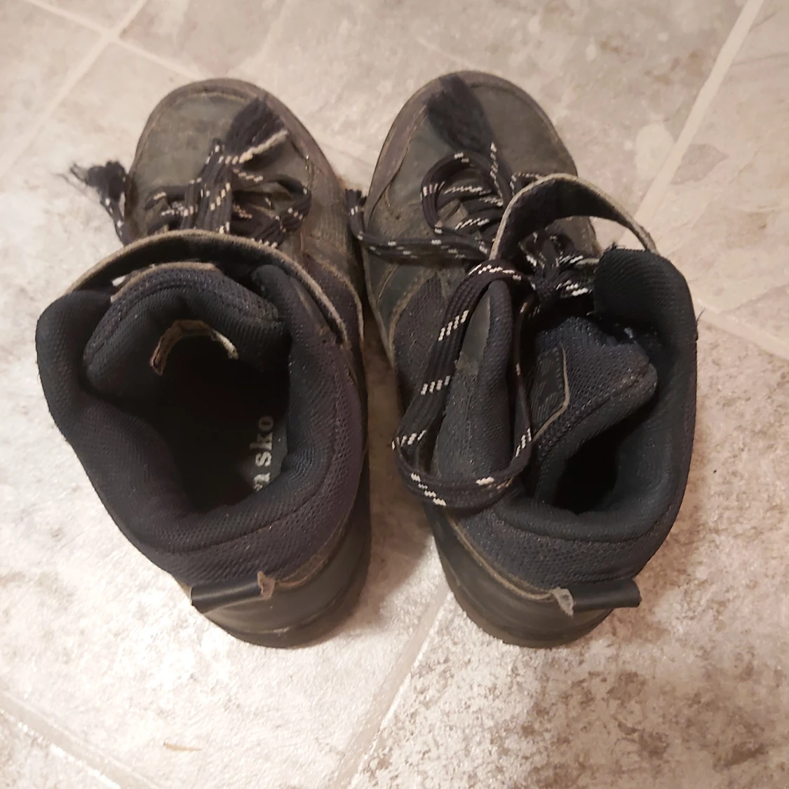 Fina barn skor Stl 32 står för frakten frakt fritt  - 90