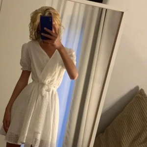 Klänning shein - Superfin klänning köpt hör på plick. Perfekt inför skolavslutning/ student! Aldrig använd 💕 50 kr + frakt 