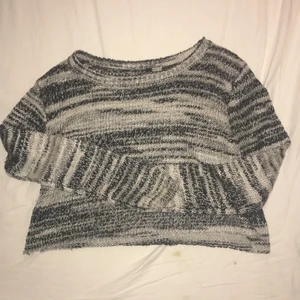 Stickad crop-top - Snygg stickad crop-top i olika färger, skriv för bilder på! 