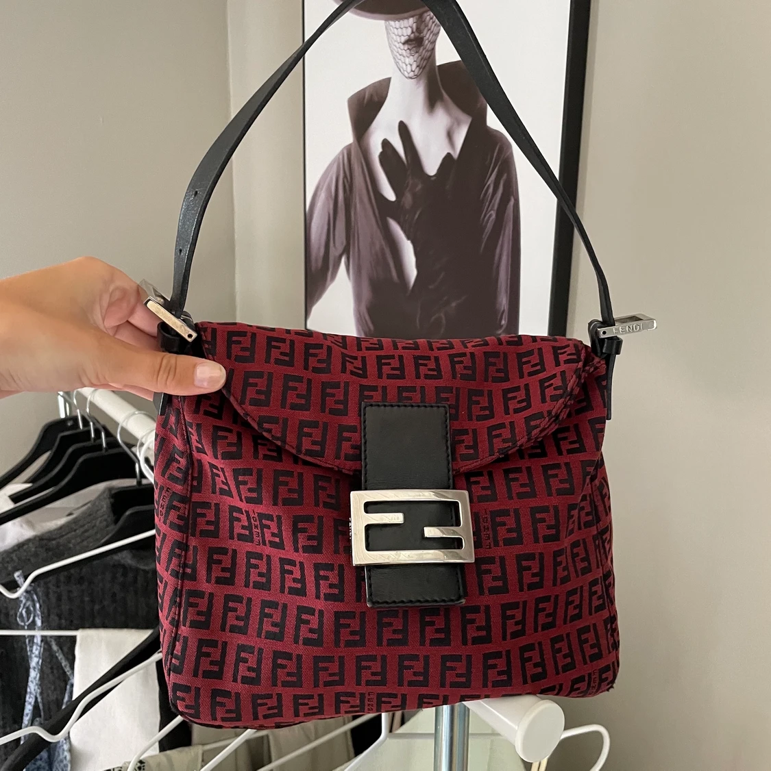 Fendi väska  - 90