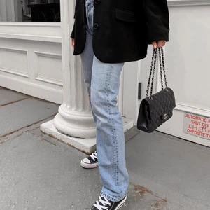 Söker svarta converce - Söker svarta converce storlek 40🖤