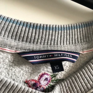 Fin Tommy hilfiger tröja i storlek xs - Använd 0 gånger 