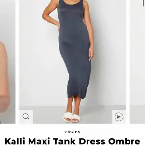 Säljer nu likadan klänning som på bilden fast ljusgrå i stl L💗 