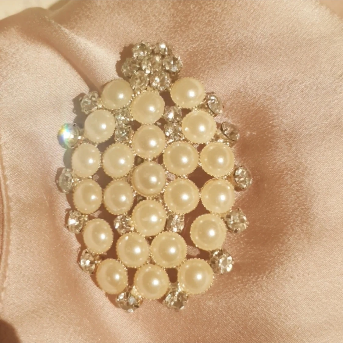 Vintage brosch med pärlor - 90