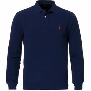 Ralph lauren långärmad piké. - Knappt använd, storlek S. Kan mötas upp i hela Stockholm. En helt ny sådan tröja kostar cirka 1100kr dennna kan köpas direkt för 400. Ni kan även buda!