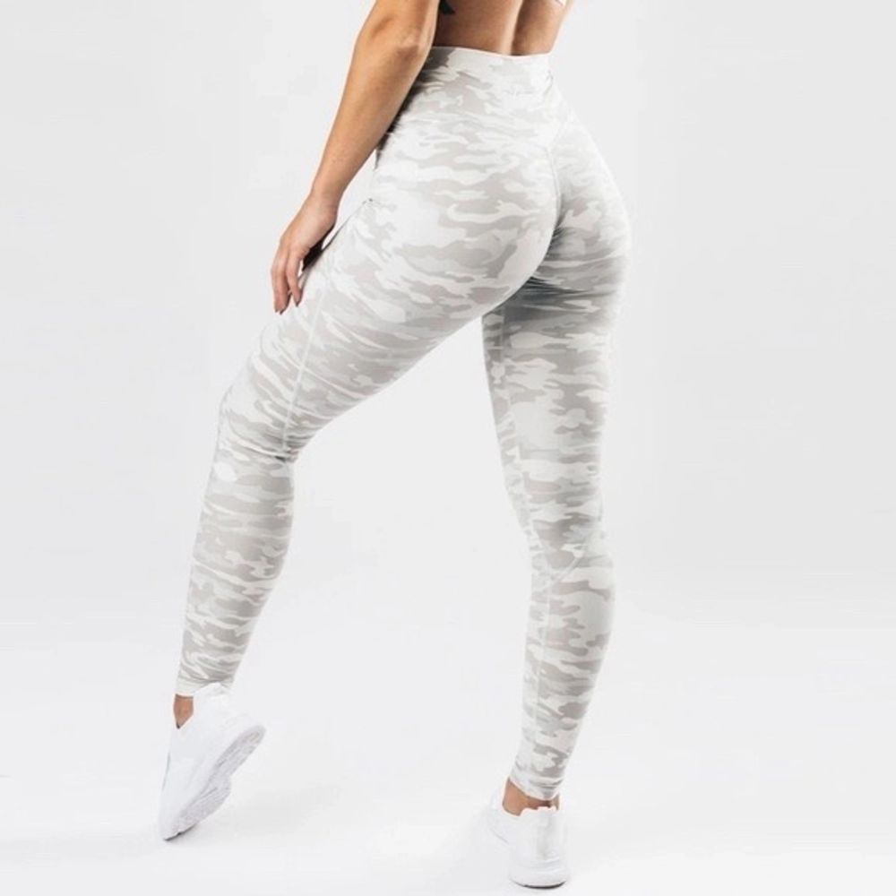 Alphalete tights Övrigt Plick Second Hand