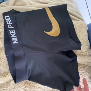 Nike pro - Nyskick!