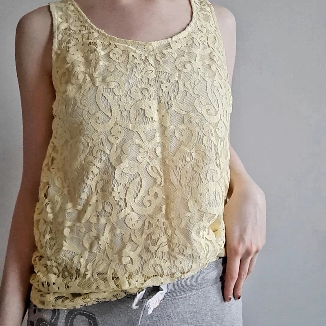 Gul spetstopp fr. H&M. Stl S