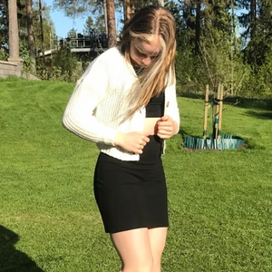 Kofta strl XXS-S - Knappt använd, passar strl XXS-S (se bilder) beroende på hur man vill ha passformen. Pris: 100kr+frakt