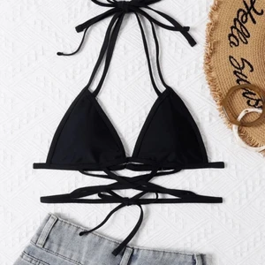 Bikinitopp - Jättefin bikinitopp som aldrig är använd. Inte min stil så säljer vidare. Så fin till stranden eller poolen! Storlek S. Bjuder på frakten!😊