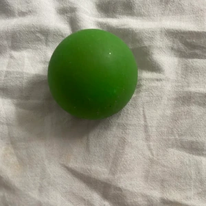 Färgskiftande stressboll - Har varit ett nät på men de gick sönder🌸 Den är väldigt mjuk och bra🌸