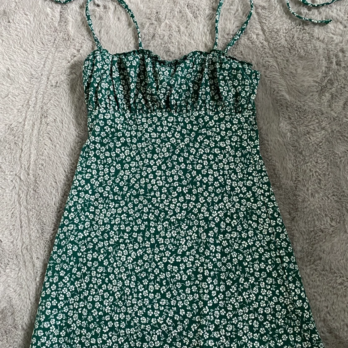 Jätte fin blommig klänning :) - 90